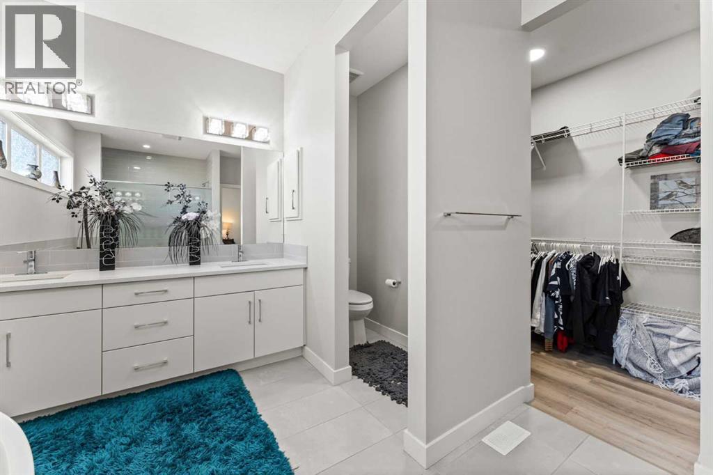Single Family House for Sale in  Shawnee Terrace SW Shawnee Slopes Calgary 