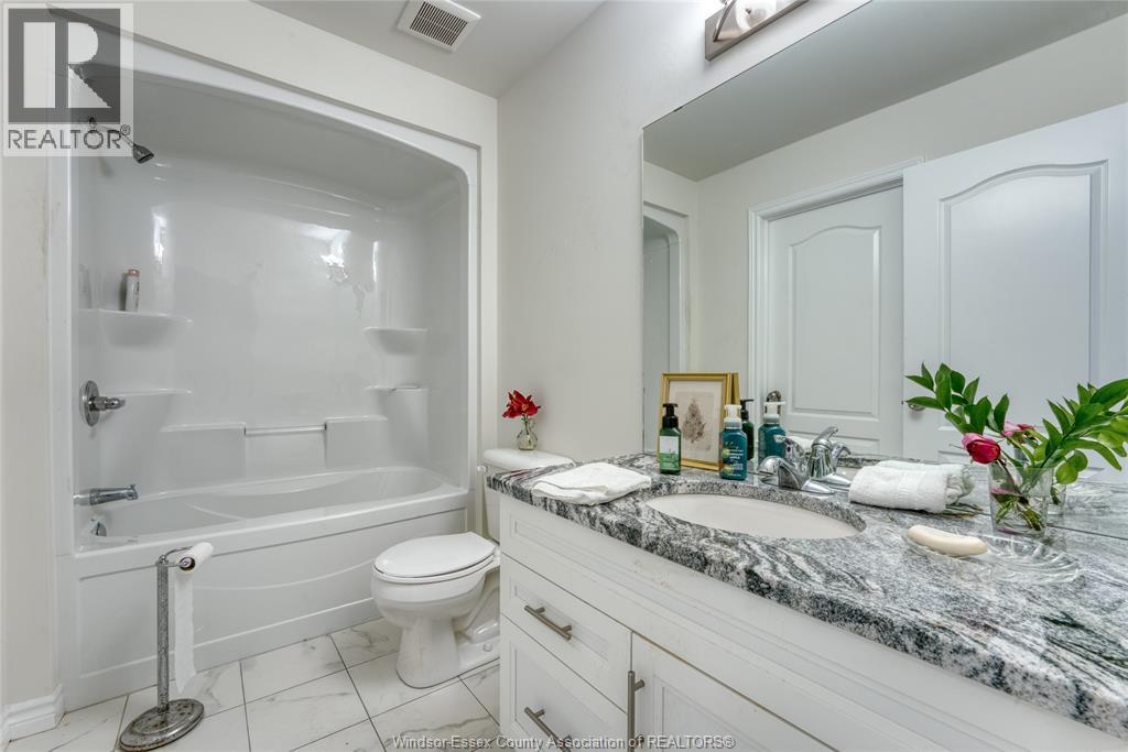 Photo 15 of 1090 Peabody, Windsor ON
