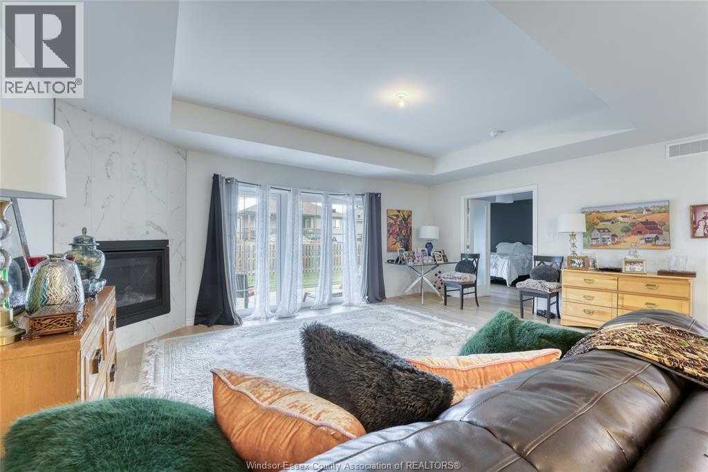 Photo 10 of 1090 Peabody, Windsor ON