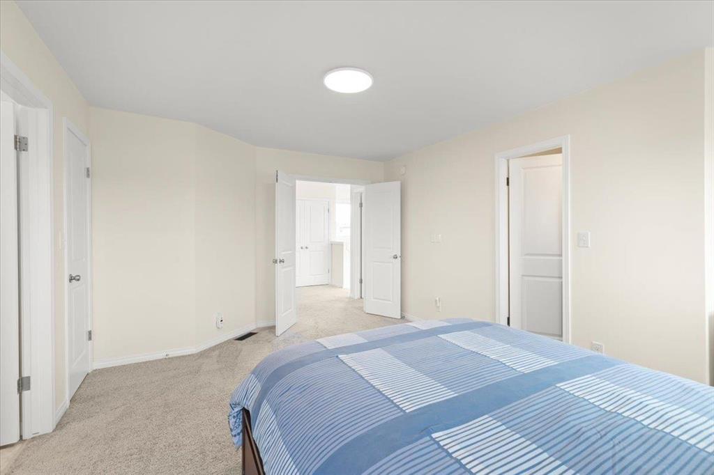 Photo 21 of 32 Red Spruce Road, Winnipeg MB