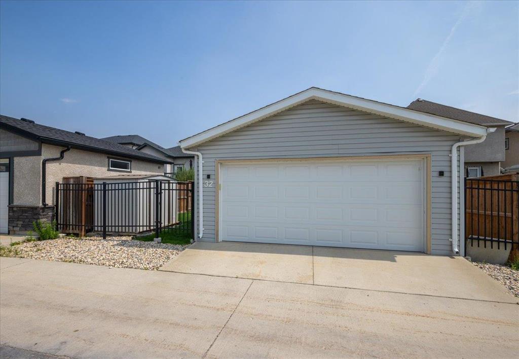 Photo 40 of 32 Red Spruce Road, Winnipeg MB