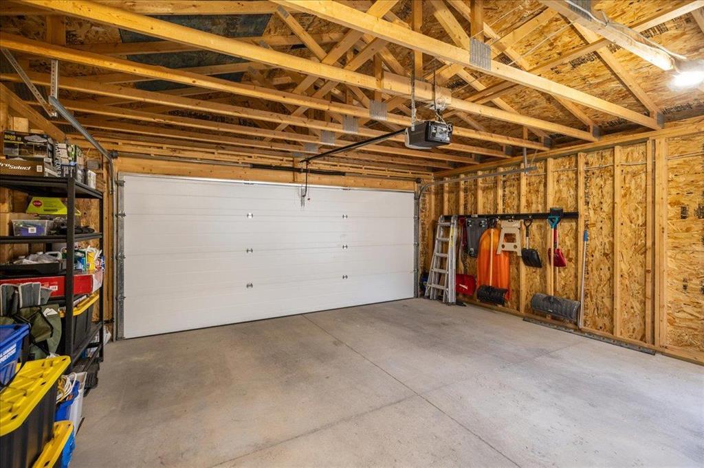 Photo 41 of 32 Red Spruce Road, Winnipeg MB