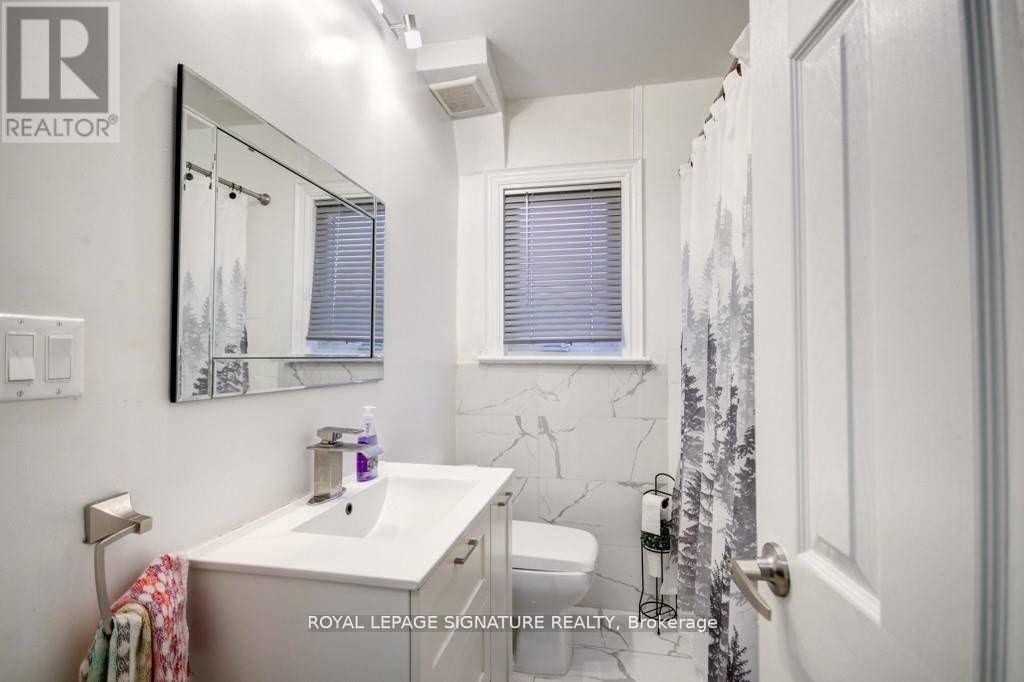 Photo 19 of Main 111 Ellington Drive, Toronto ON