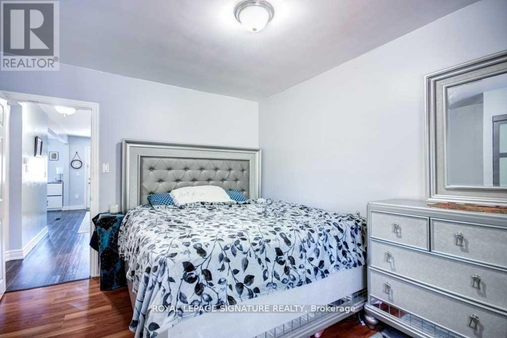 Photo 18 of Main 111 Ellington Drive, Toronto ON