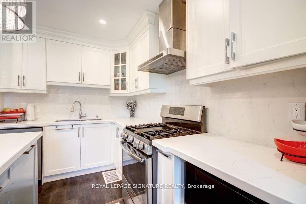 Photo 8 of Main 111 Ellington Drive, Toronto ON