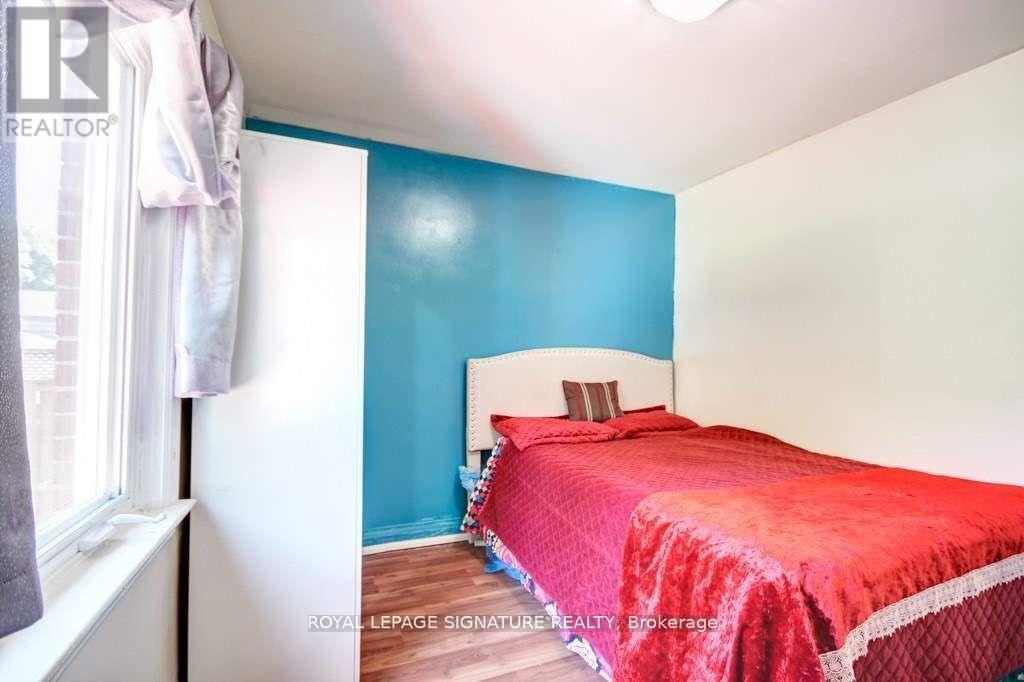 Photo 21 of Main 111 Ellington Drive, Toronto ON