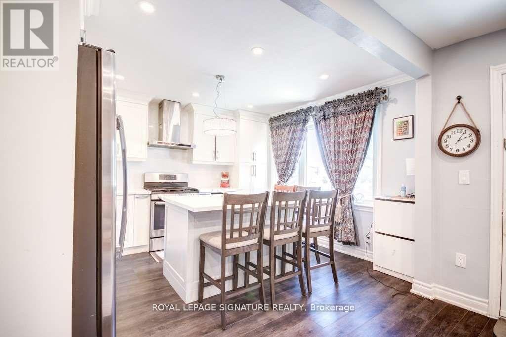 Photo 5 of Main 111 Ellington Drive, Toronto ON