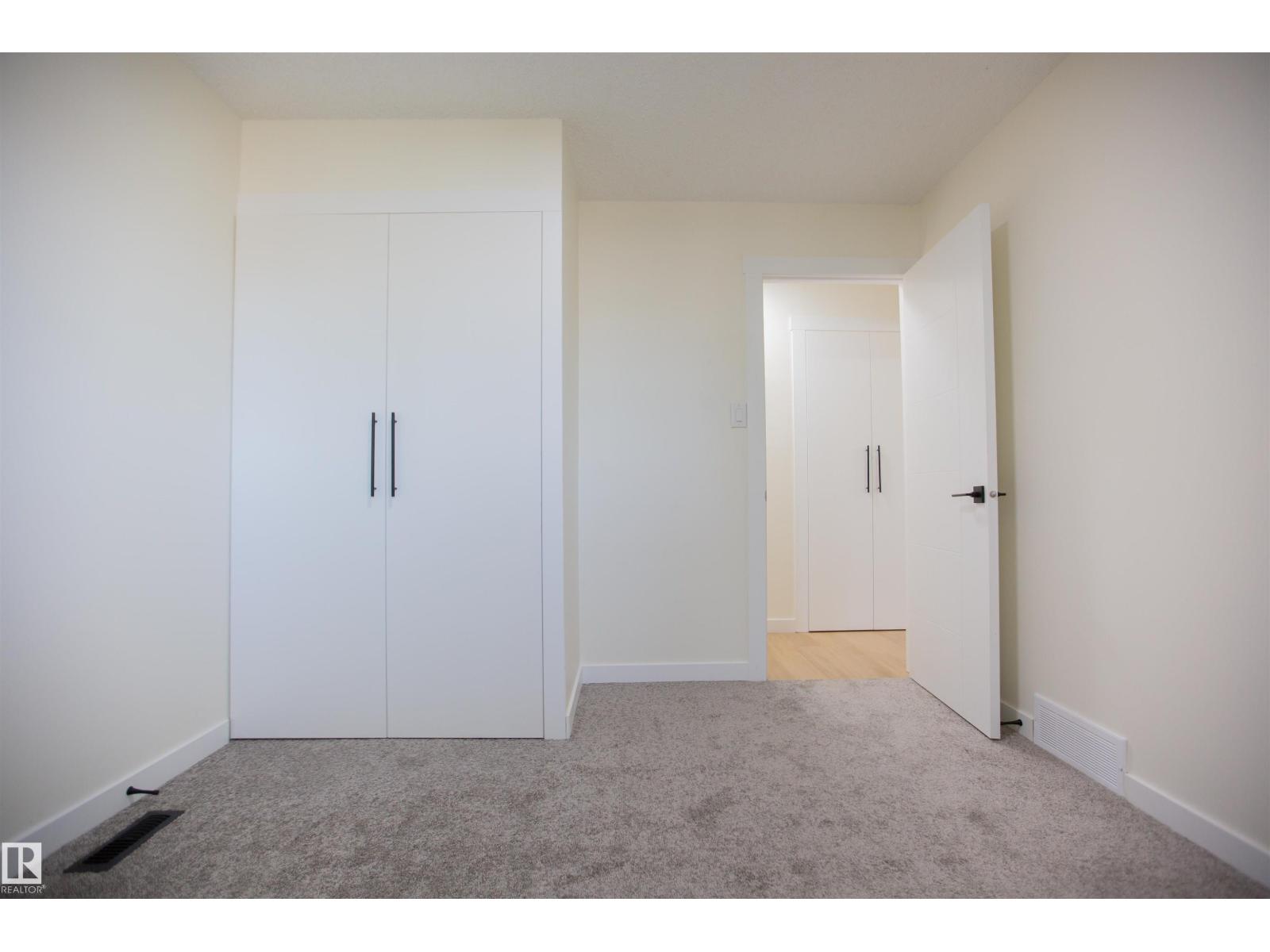 Photo 15 of 1 14120 80 St Nw, Edmonton AB