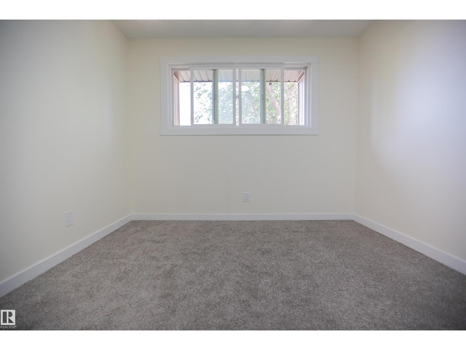 Photo 16 of 1 14120 80 St Nw, Edmonton AB