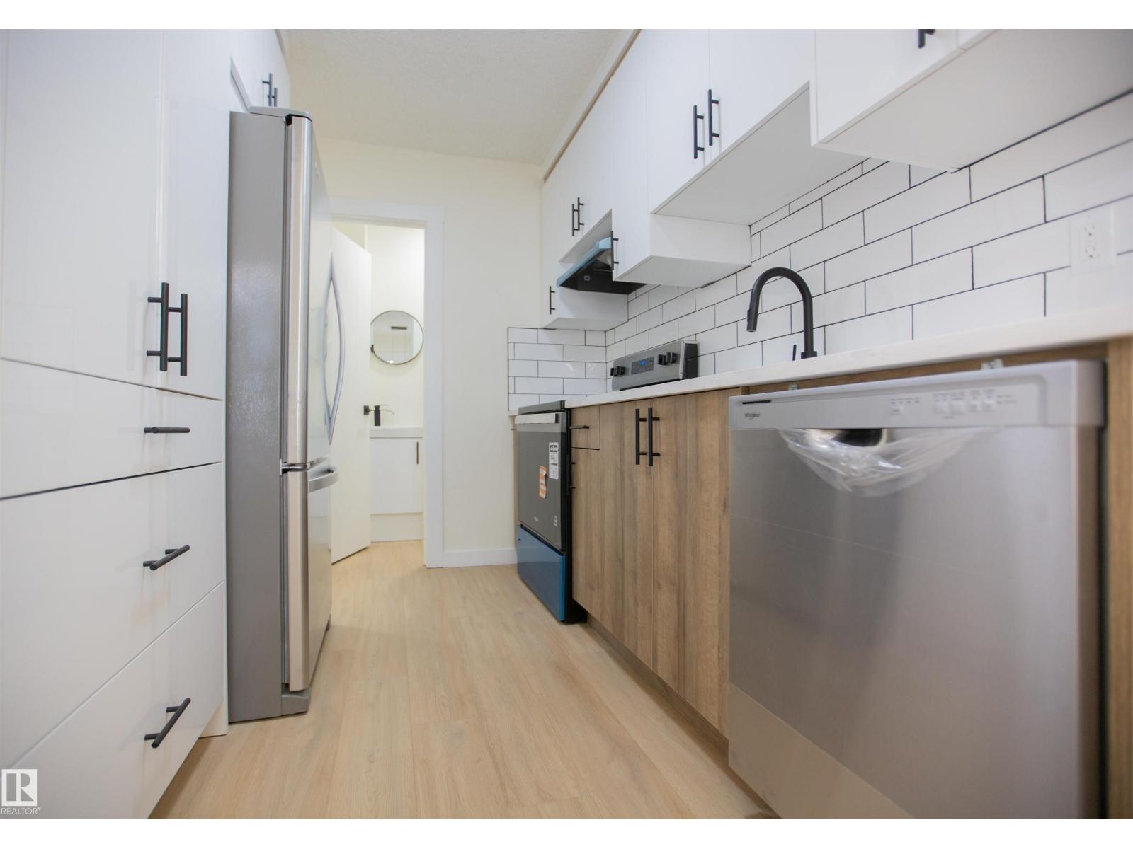 Photo 3 of 1 14120 80 St Nw, Edmonton AB