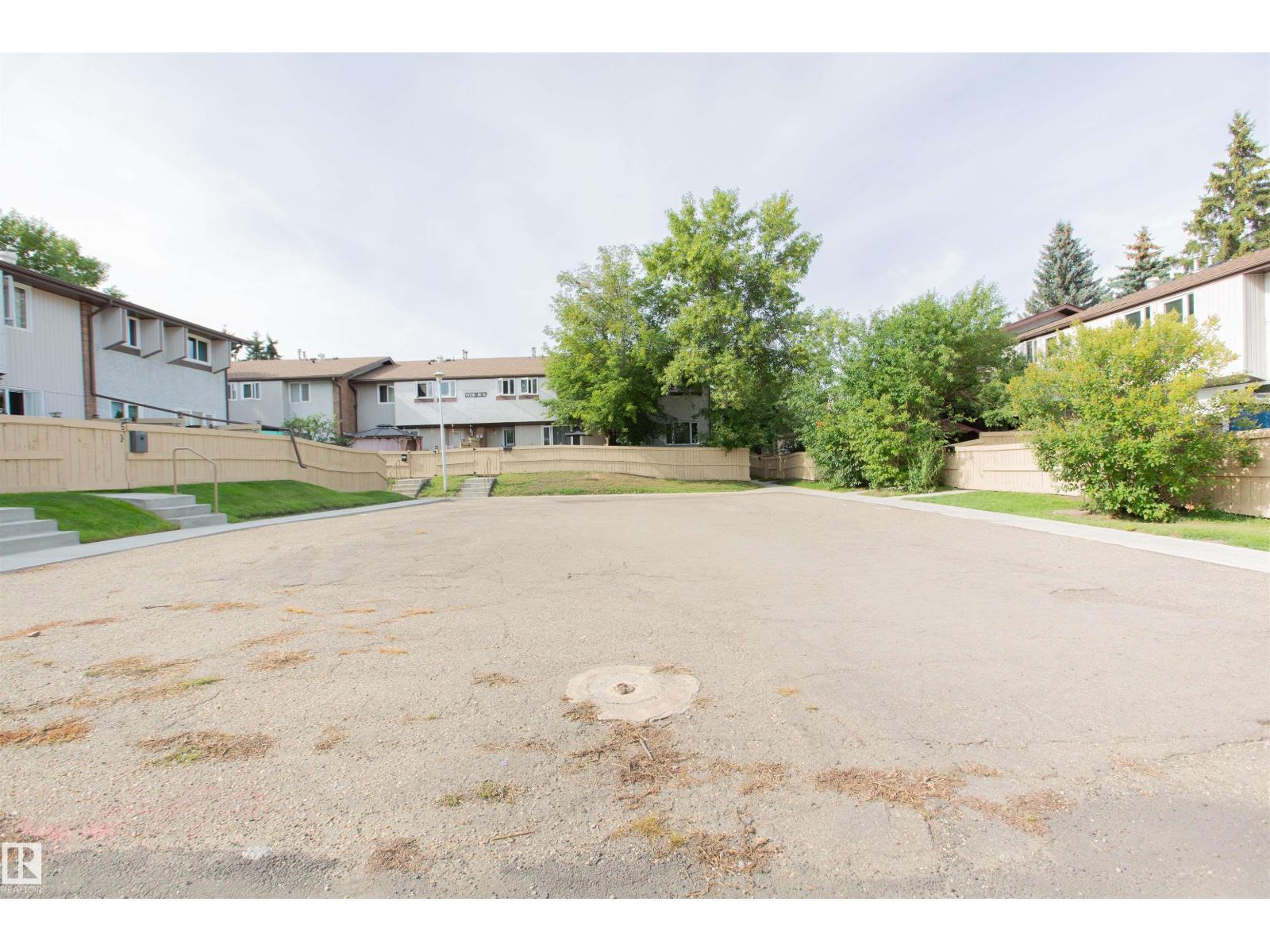 Photo 36 of 1 14120 80 St Nw, Edmonton AB