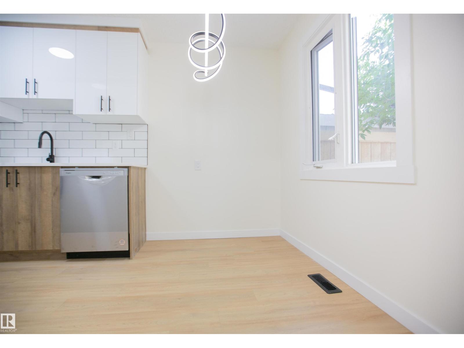 Photo 5 of 1 14120 80 St Nw, Edmonton AB