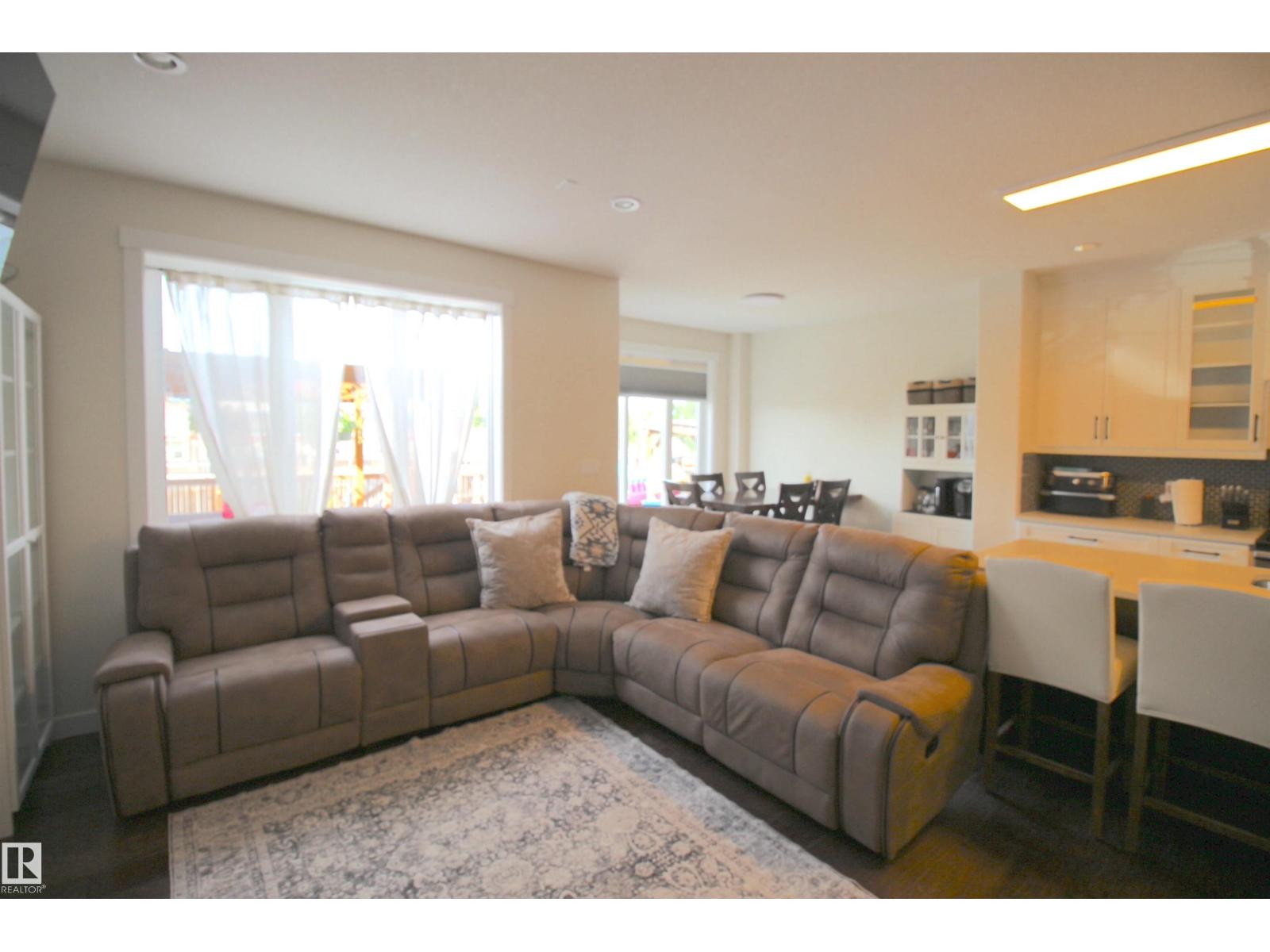 Photo 19 of 5012 53 Av, Calmar AB