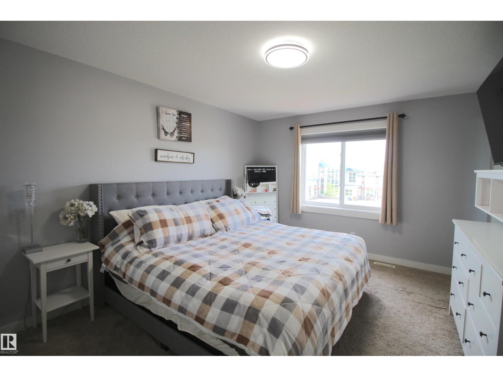 Photo 25 of 5012 53 Av, Calmar AB