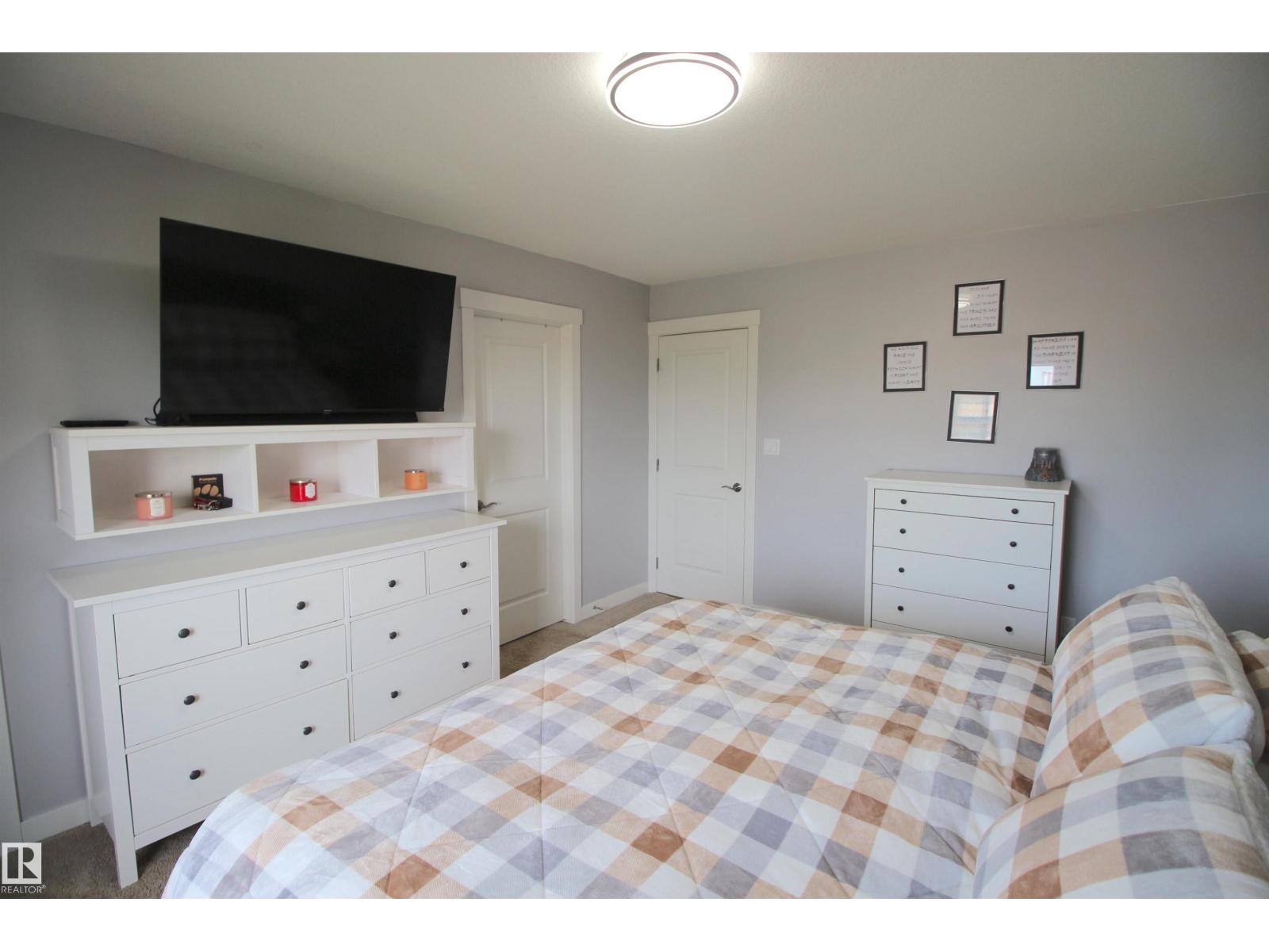 Photo 28 of 5012 53 Av, Calmar AB