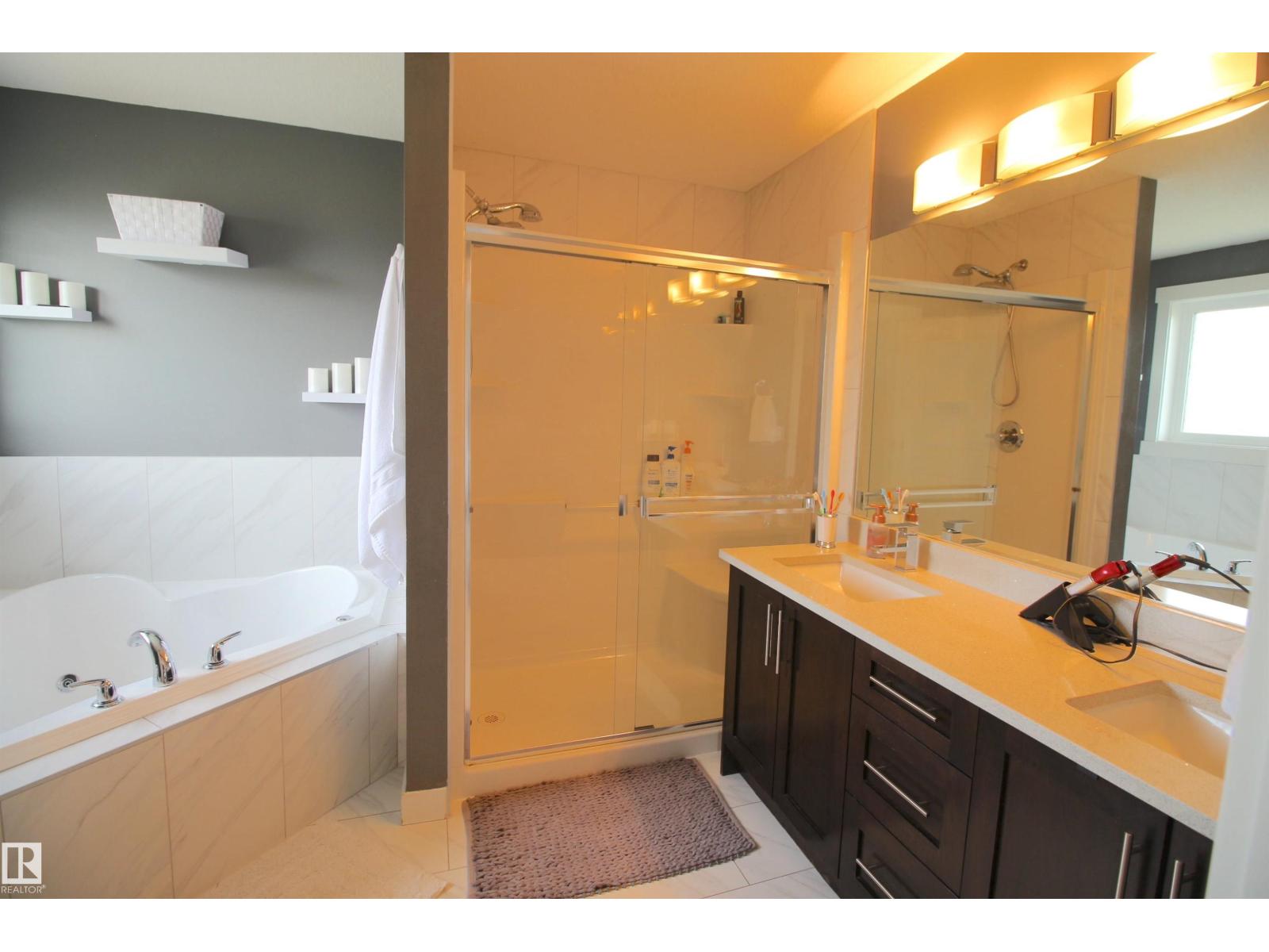 Photo 29 of 5012 53 Av, Calmar AB