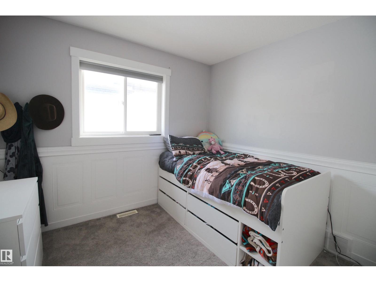Photo 39 of 5012 53 Av, Calmar AB