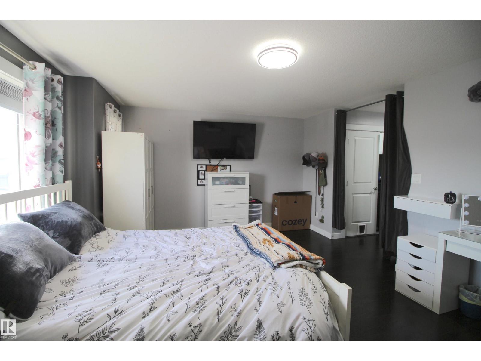 Photo 44 of 5012 53 Av, Calmar AB