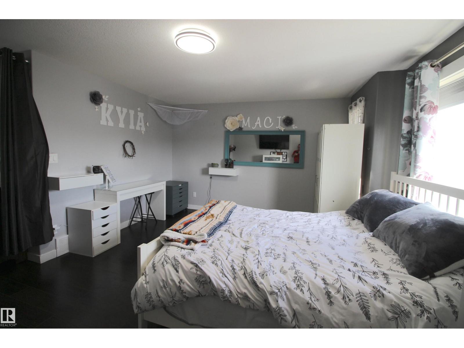 Photo 45 of 5012 53 Av, Calmar AB