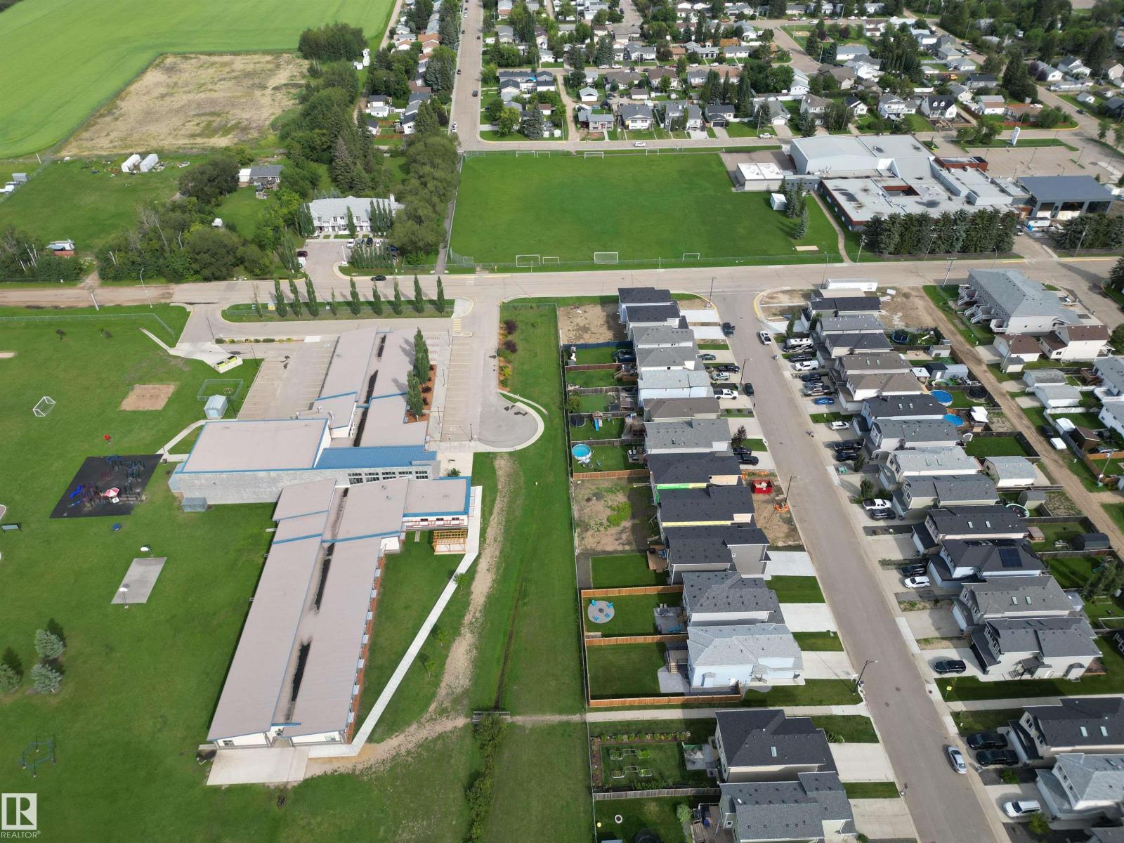 Photo 49 of 5012 53 Av, Calmar AB