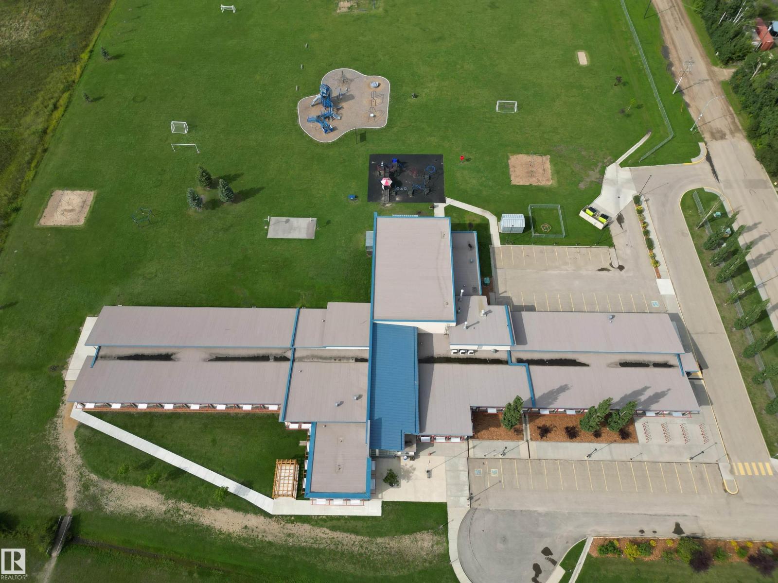 Photo 50 of 5012 53 Av, Calmar AB