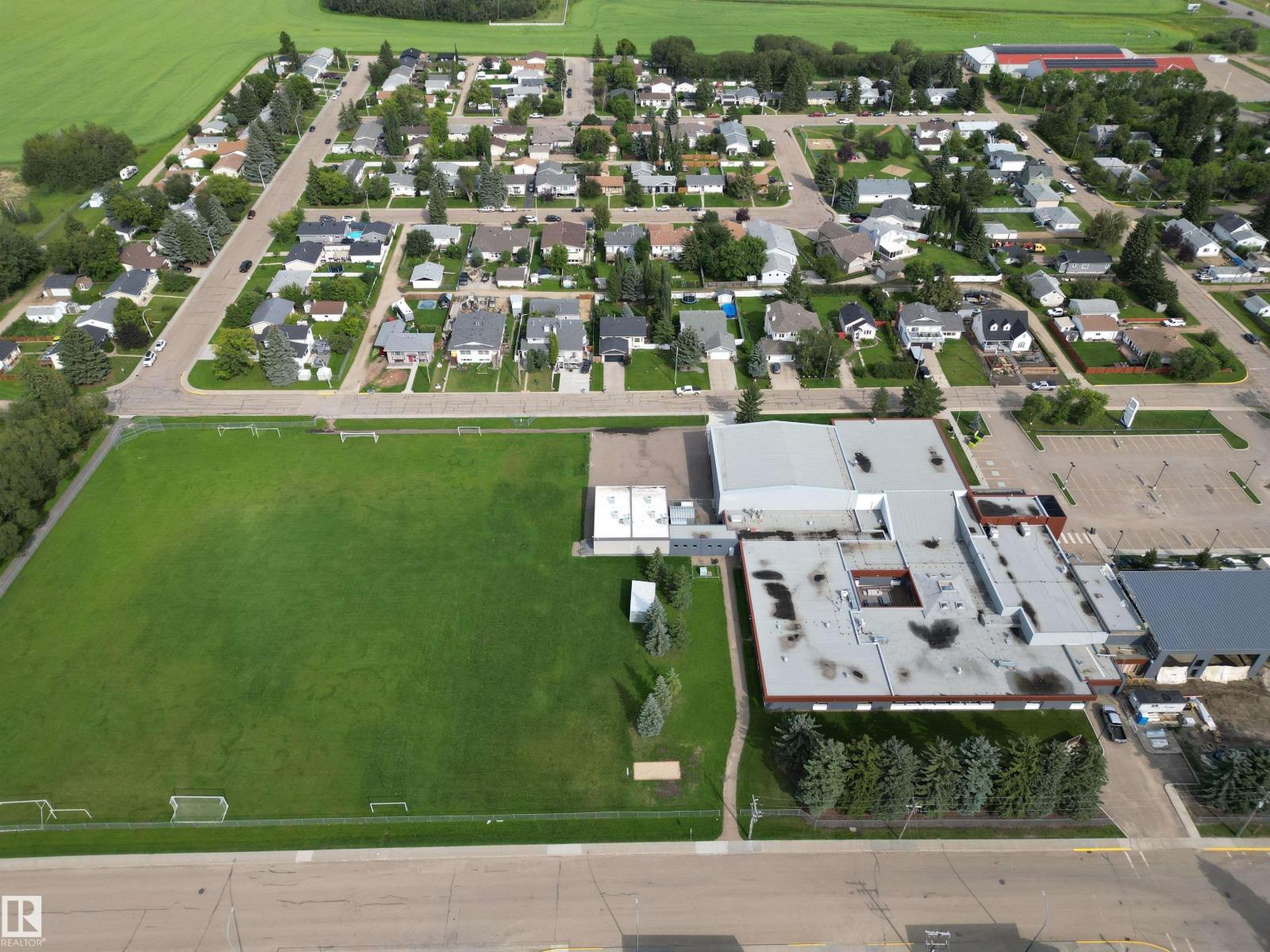 Photo 51 of 5012 53 Av, Calmar AB