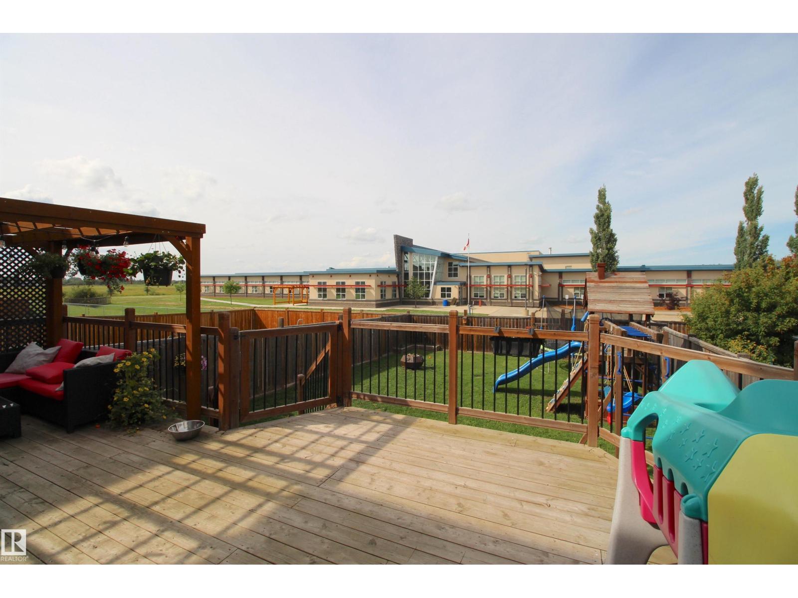 Photo 7 of 5012 53 Av, Calmar AB