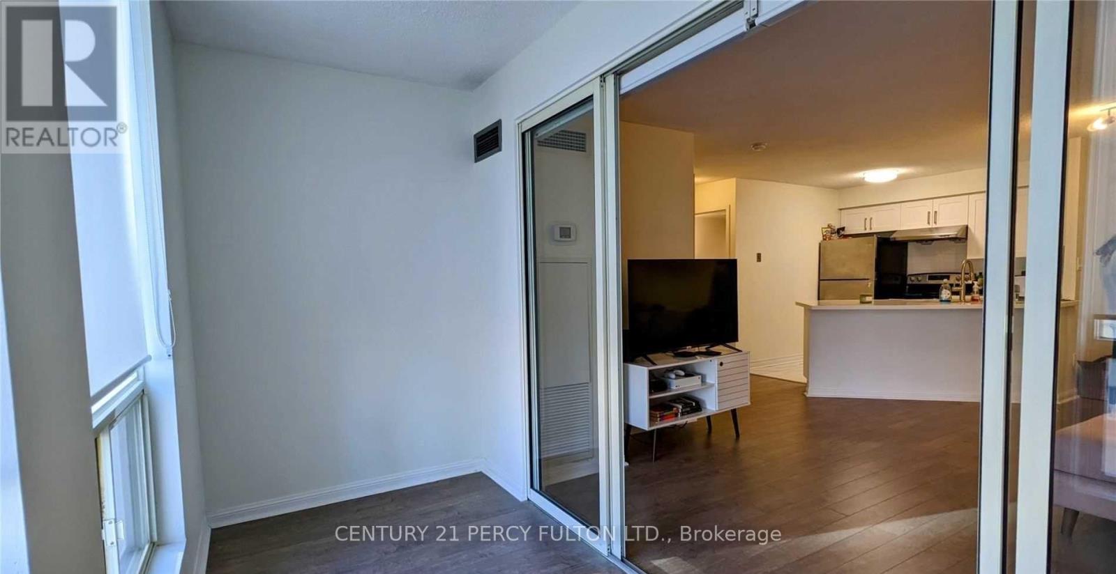 Photo 10 of 1506 25 Grenville Street, Toronto ON