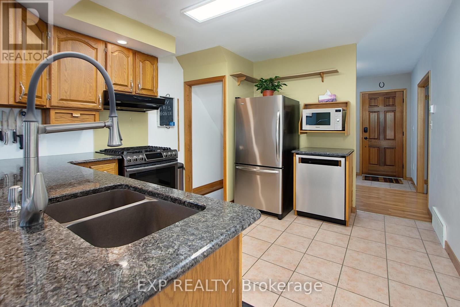 Photo 7 of 4027 Catherine Street, Thames Centre ON