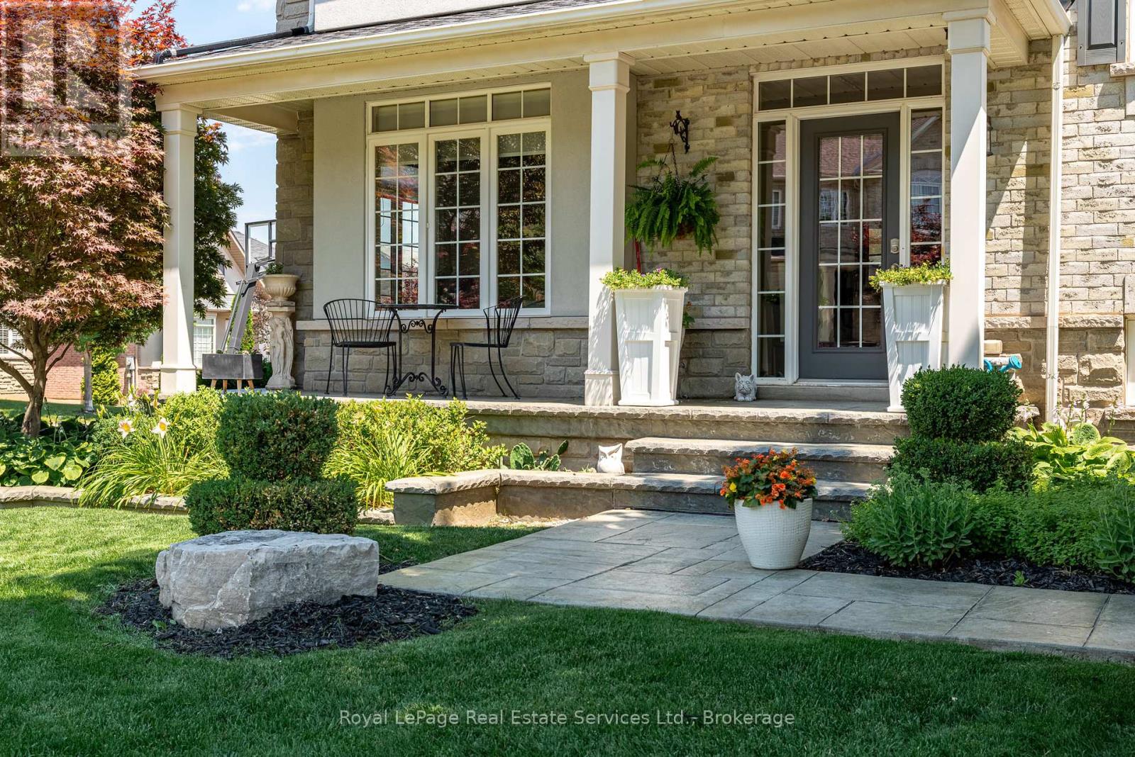 Photo 3 of 2151 Bingley Crescent, Oakville ON