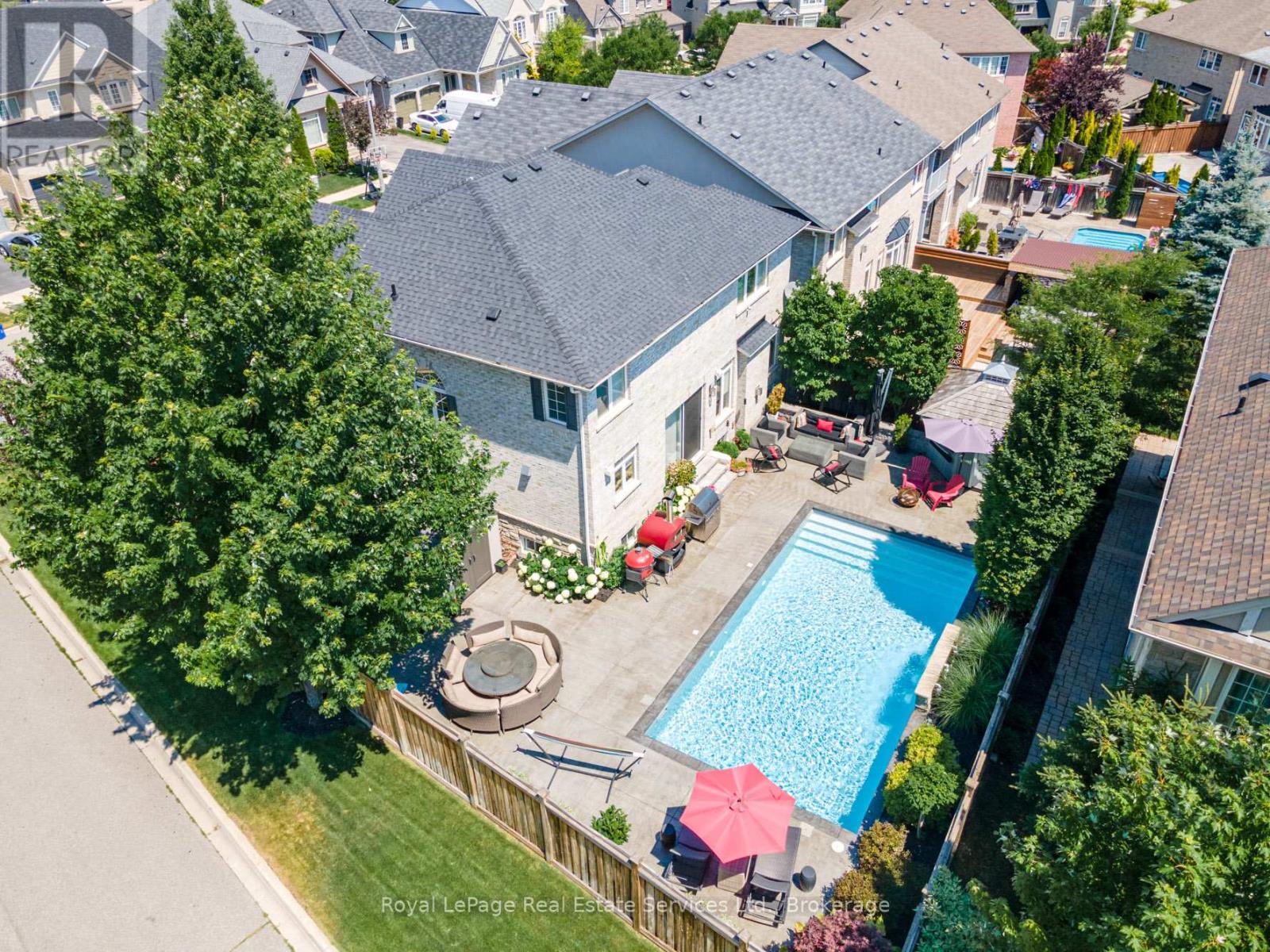 Photo 5 of 2151 Bingley Crescent, Oakville ON