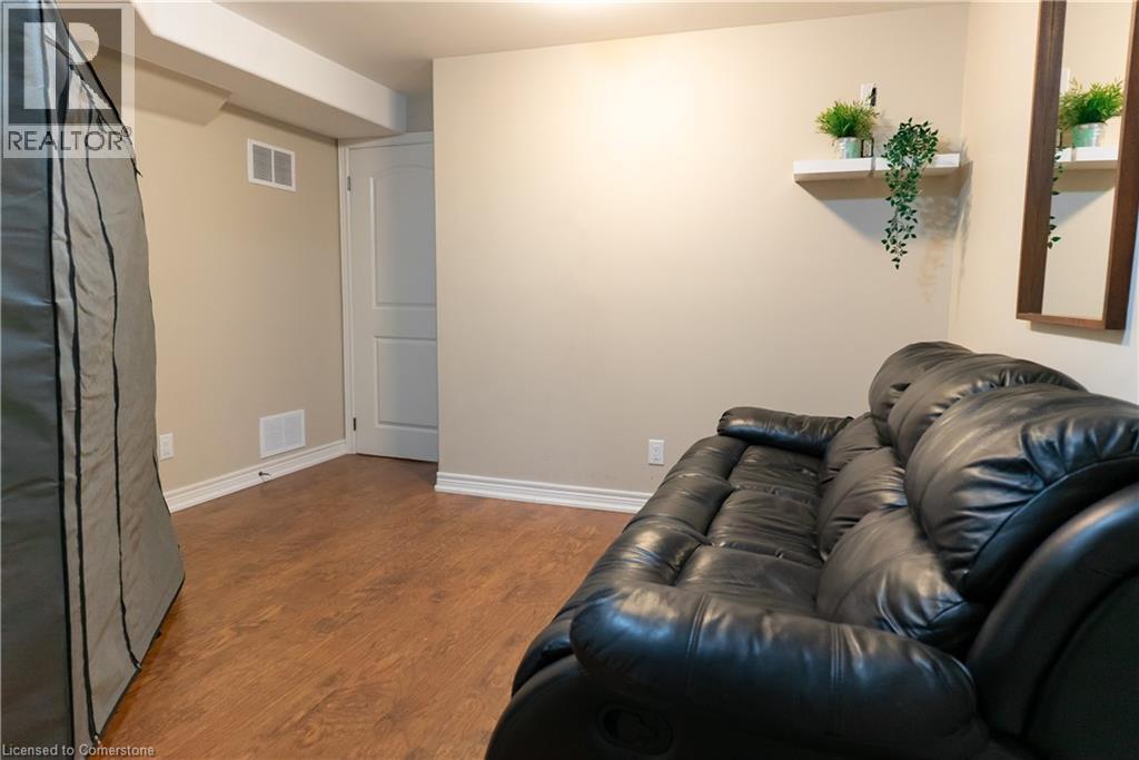 Photo 34 of 4303 Arejay Avenue, Beamsville ON