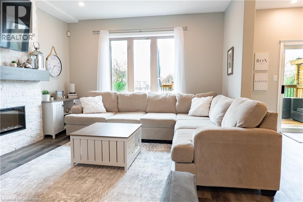 Photo 7 of 4303 Arejay Avenue, Beamsville ON