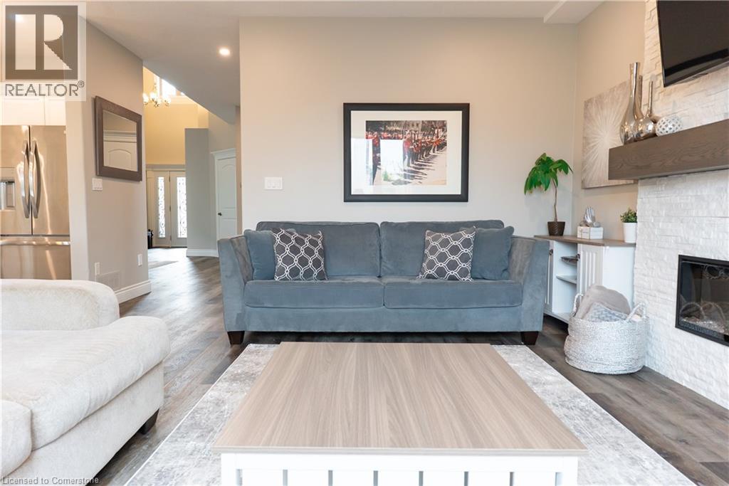 Photo 8 of 4303 Arejay Avenue, Beamsville ON