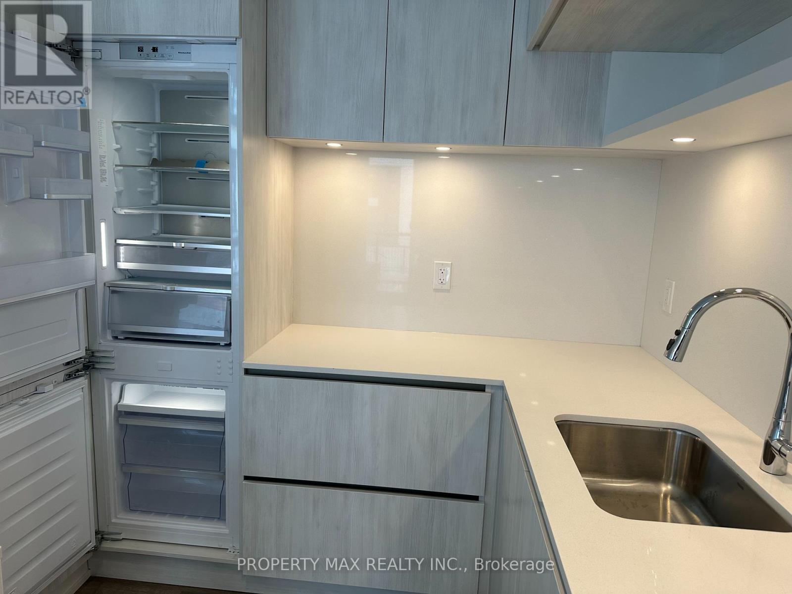Photo 13 of 1238 10 David Eyer Road, Richmond Hill ON