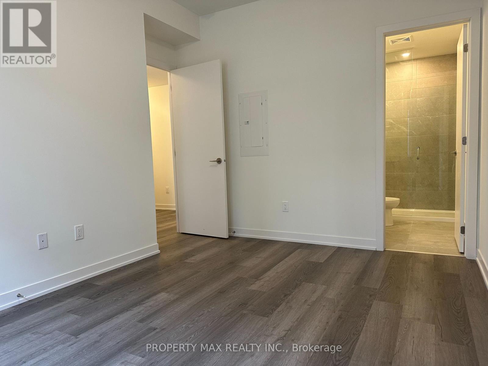 Photo 17 of 1238 10 David Eyer Road, Richmond Hill ON