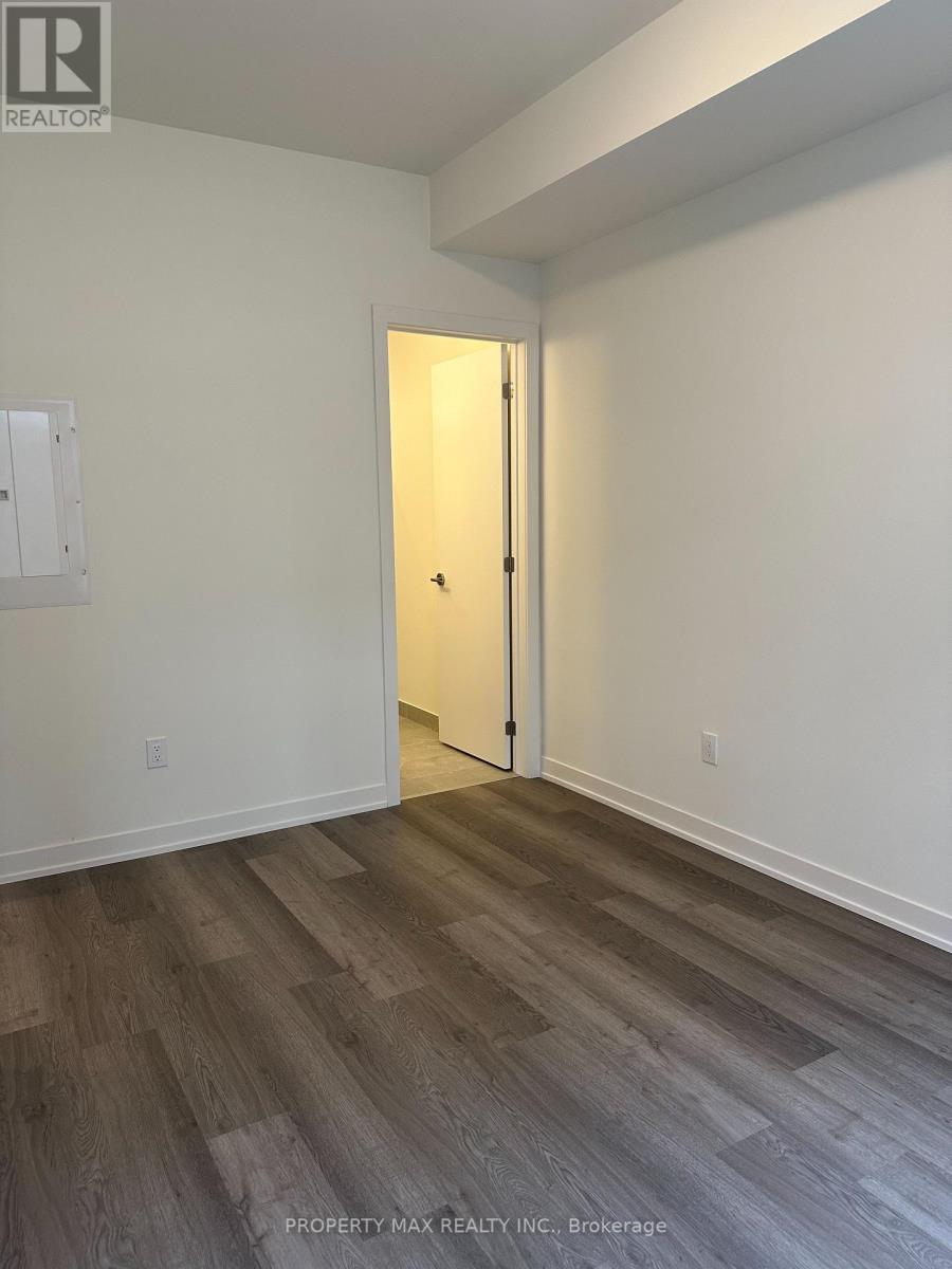 Photo 32 of 1238 10 David Eyer Road, Richmond Hill ON