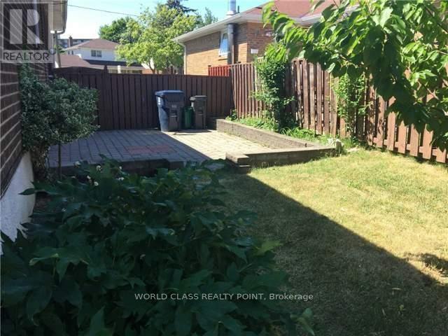 Photo 3 of 84 Shendale Drive, Toronto ON