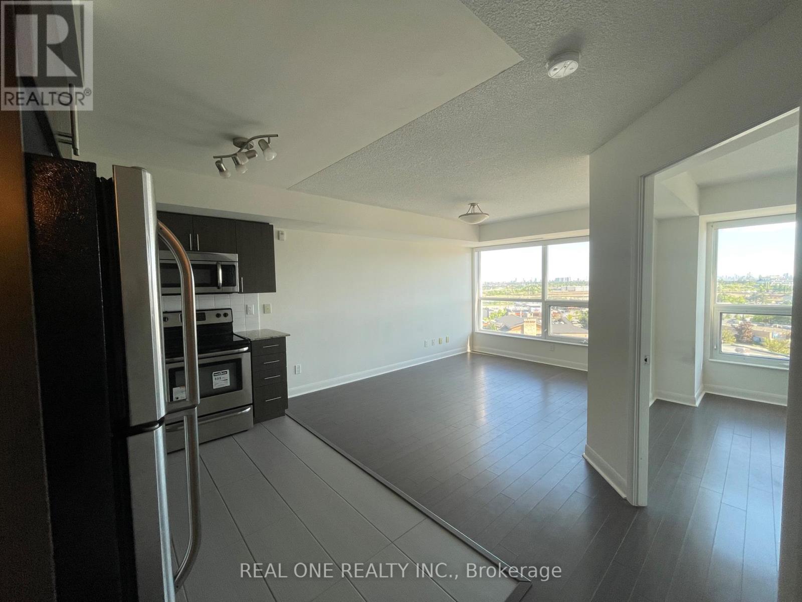 Photo 7 of 814 75 Norman Bethune Avenue, Richmond Hill ON