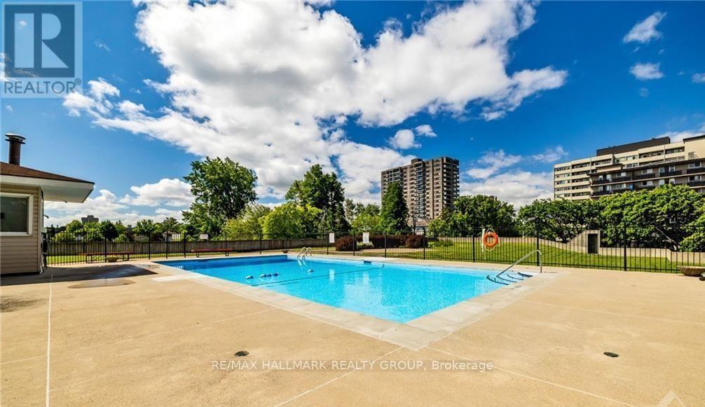 Photo 3 of 315 1100 Ambleside Drive, Ottawa ON