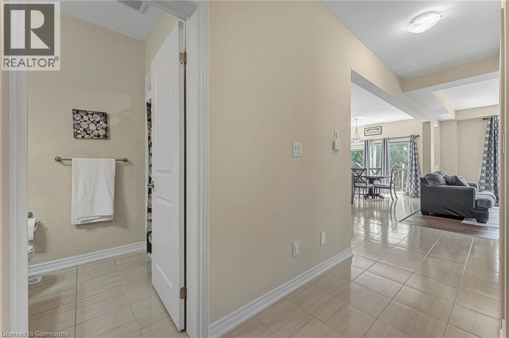 Photo 7 of 125 Monarch Street, Welland ON