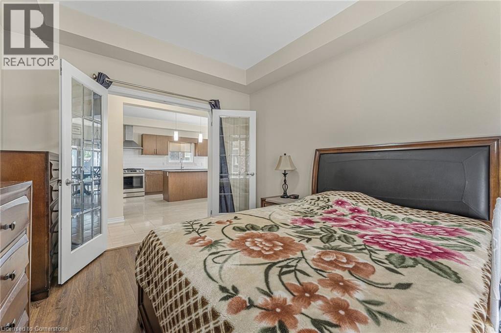 Photo 9 of 125 Monarch Street, Welland ON
