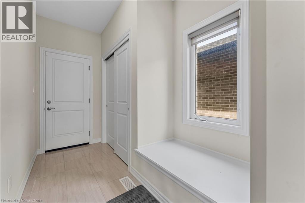Photo 10 of 125 Monarch Street, Welland ON