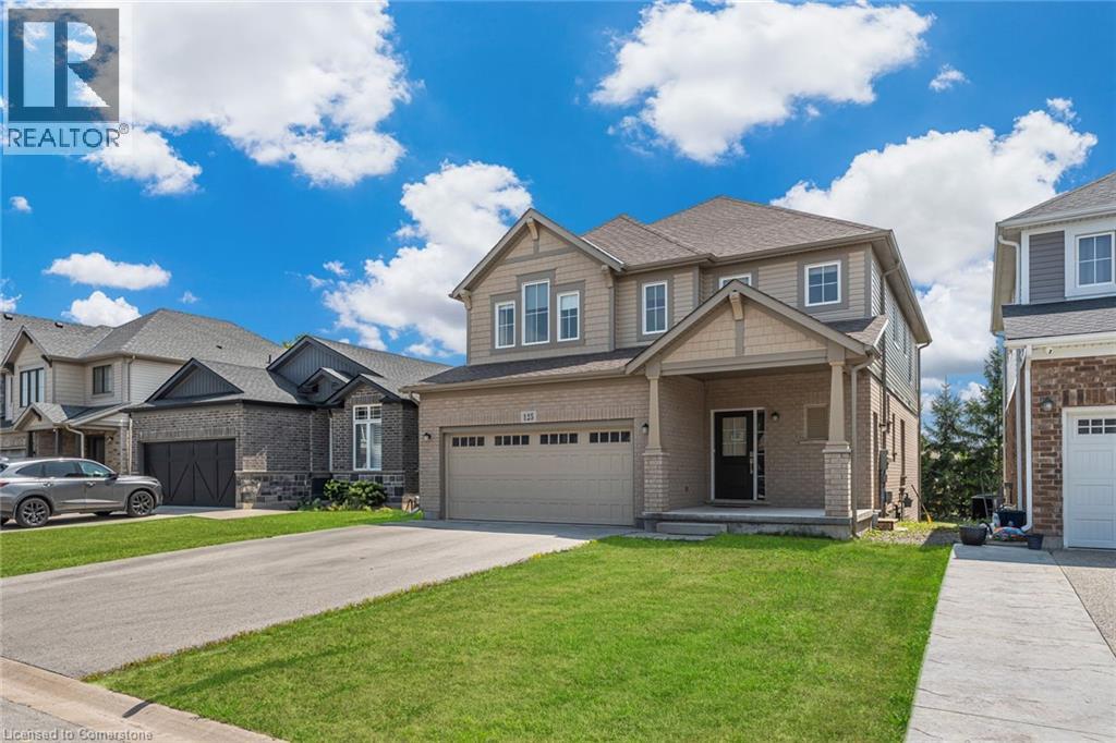 Photo 2 of 125 Monarch Street, Welland ON