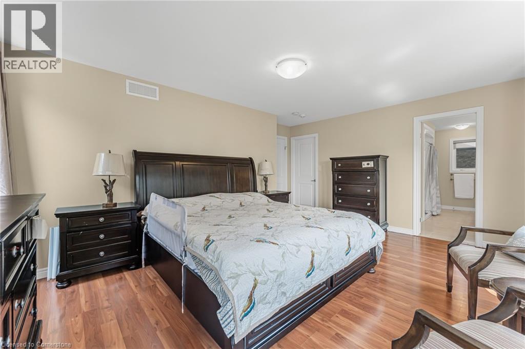 Photo 32 of 125 Monarch Street, Welland ON