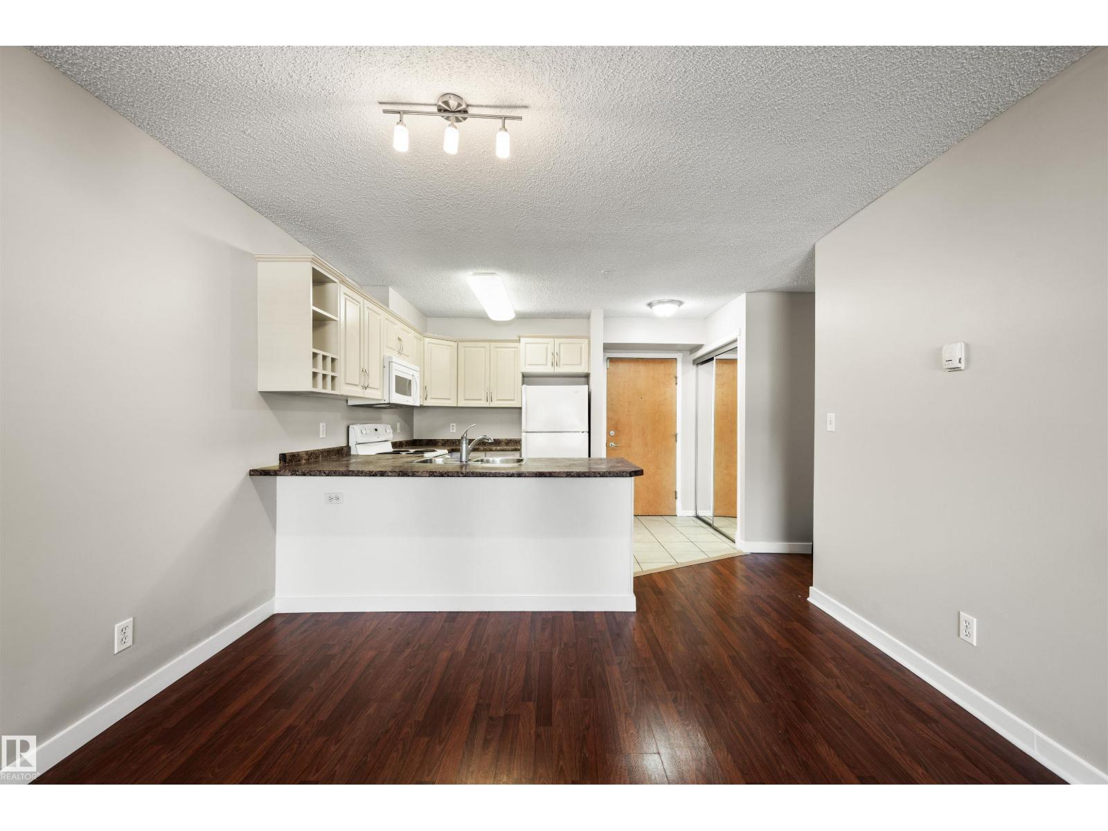 Photo 4 of 113 17404 64 Av Nw, Edmonton AB