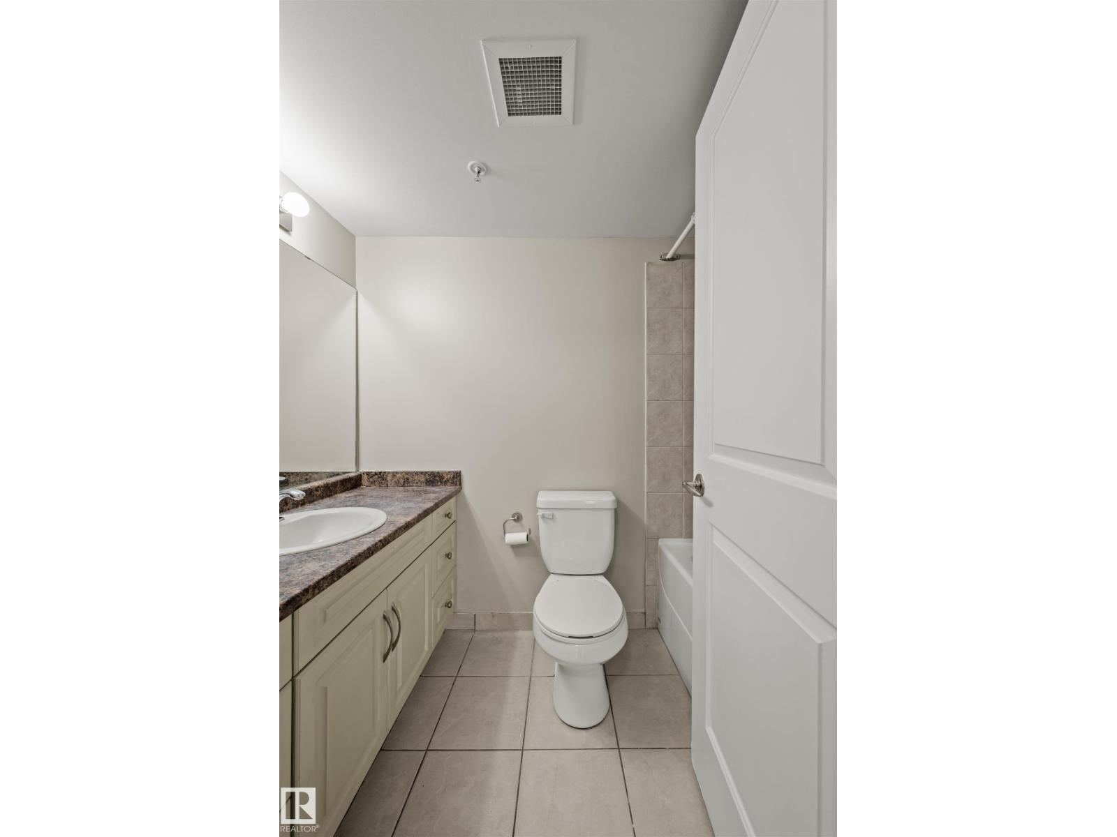 Photo 15 of 113 17404 64 Av Nw, Edmonton AB