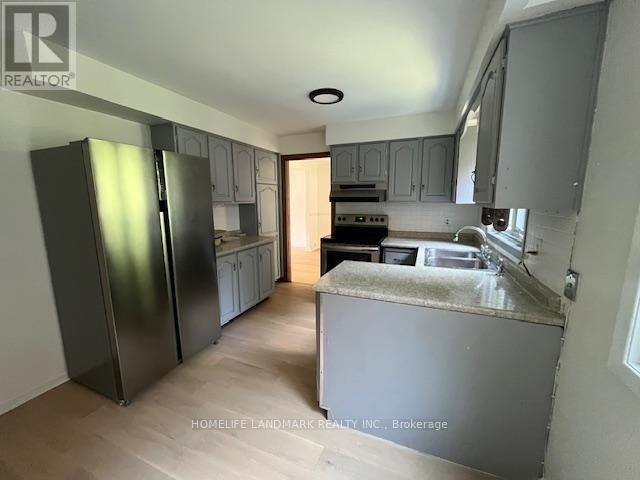 Photo 11 of 3290 Spruce Avenue, Burlington ON