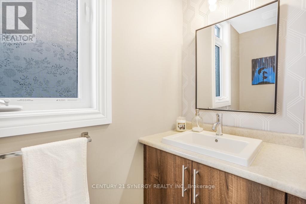 Main floor 2pc bathroom