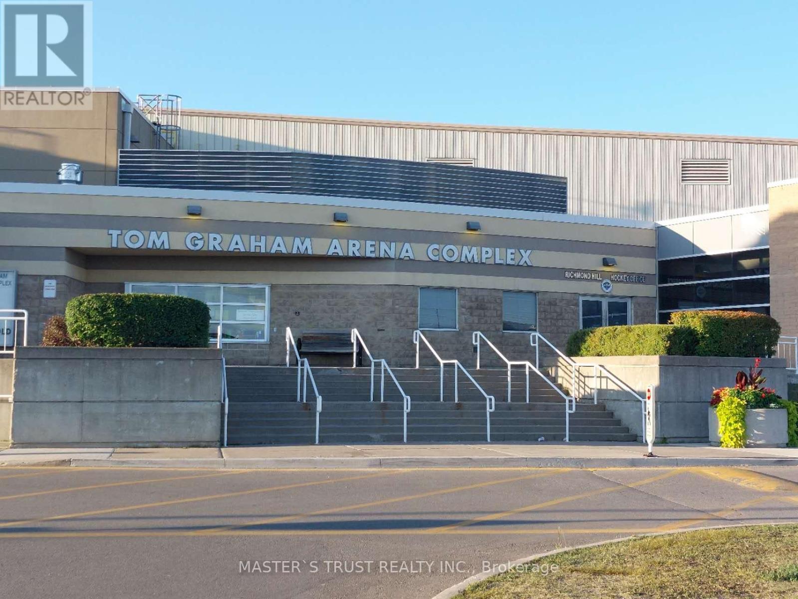 Photo 11 of 59 William F Bell Parkway, Richmond Hill ON